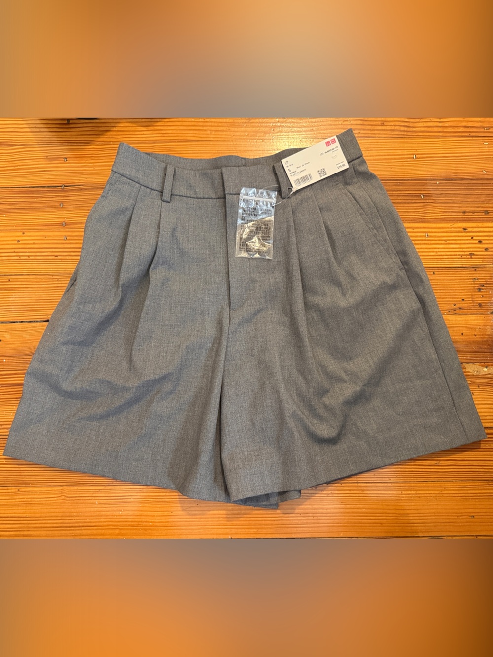 Uniqlo Grey (05) pleated shorts size S